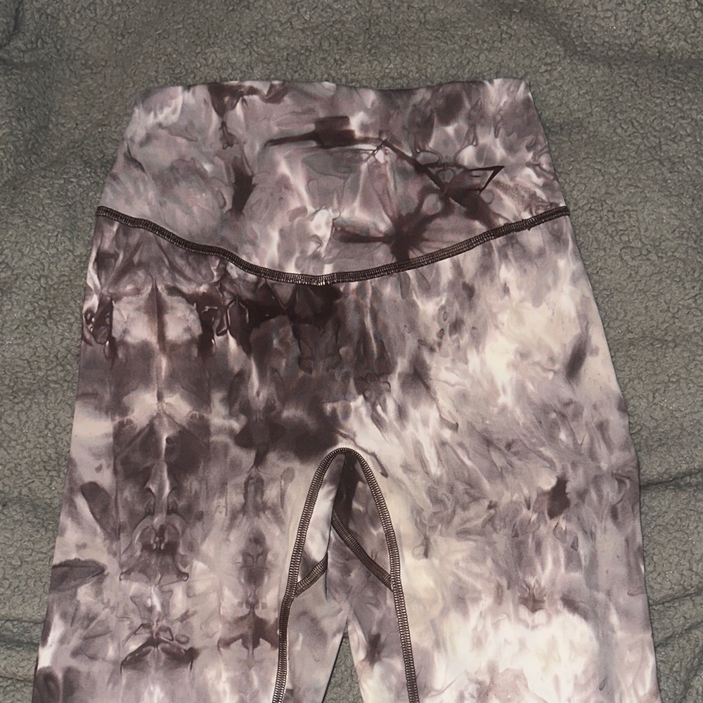 Gymshark Tie-Dye Leggings in Brown and Cream